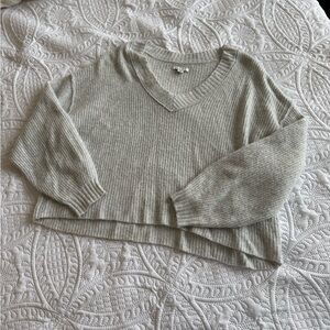 Women's Gray V-Neck Sweater M